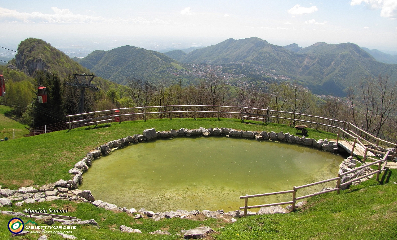 52 Lo stagno del rifugio....JPG